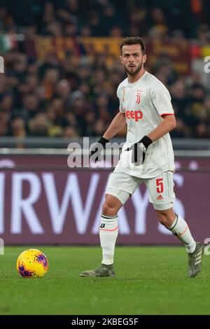 Miralem Pjanic von Juventus FC während des Spiels der italienischen Serie A 2019/2020 zwischen AS Roma und Juventus FC im Stadio Olimpico am 12. Januar 2020 in Rom, Italien. (Foto von Danilo Di Giovanni/NurPhoto) Stockfoto