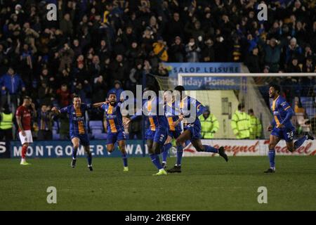 Aaron Pierre aus Shrewsbury Town feiert sein Tor (1-0) während des 3. Runde Replays des FA Cup zwischen Shrewsbury Town und Bristol City am Dienstag, den 14.. Januar 2020 in Greenhous Meadow, Shrewsbury. (Foto von Simon Newbury/MI News/NurPhoto) Stockfoto