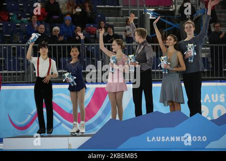 Teamfokus: Kagiyama Yuma aus Japan, Wang Kate aus den USA, Tyutyunina Sofya und Fshustitskiy Alexander aus Russland, Fleming Cate und Isbell Jedidah aus den USA erhalten ihren Preis während der Maskottchen-Zeremonie des Eiskunstlaufes: Gemischter NOC Team Ice Dance am 15. Januar 6 2020 am Tag der Olympischen Winterspiele der Jugend in Lausanne 2020 im Nordischen Zentrum von Les Tuffes, Frankreich. Treten Sie im Eiskunstlauf an: Gemischter NOC Team Ice Dance am 15. Januar 2020 am 6. Tag der Olympischen Winterspiele der Jugend in Lausanne 2020 im Nordischen Zentrum von Les Tuffes, Frankreich. (Foto von Dominika Zarzycka/NurPhoto) Stockfoto