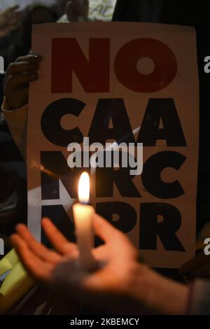 Protestierende während eines Protestes gegen das neue Staatsbürgerschaftsgesetz in den alten Vierteln von Delhi, Indien, am 15. Januar 2020 (Foto: Indraneel Chowdhury/NurPhoto) Stockfoto