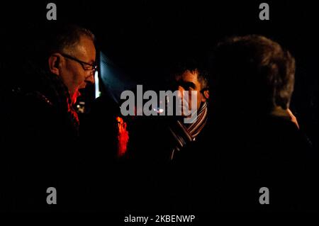 Der Bürgermeister von Rotterdam, Ahmed Aboutaleb, und der Staatssekretär Paul Blokhuis sprechen während der Einweihung des Nationalen Holocaust-Denkmals „Licht des Lebens“ am 16. 2020. Januar in Rotterdam. (Foto von Romy Arroyo Fernandez/NurPhoto) Stockfoto