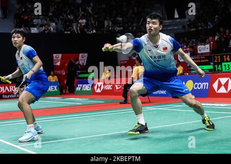 Huang Dongping (L) und Wang Yilyu (R) aus China treten am vierten Tag des Daihatsu Indonesia Masters in Istora Gelora Bung Karno am 17. Januar 2020 in Jakarta, Indonesien, im Viertelfinalspiel Mix Double gegen Chris Adcock und Gabrielle Adcock aus England an. (Foto von Andrew Gal/NurPhoto) Stockfoto