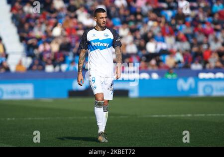 Jose Luis Sanmartin, Joselu Mato von Alaves während des La Liga Santander-Spiels zwischen Levante und Alaves im Estadio Ciutat de Valencia am 18. Januar 2020 in Valencia, Spanien (Foto: Maria Jose Segovia/NurPhoto) Stockfoto