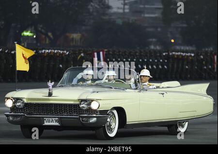 Der thailändische König Maha Vajiralongkorn inspiziert die Ehrenwache anlässlich der Königlichen Krönung am 18. Januar 2020 im Kavalleriezentrum der Royal Thai Army im Militärlager Adisorn in der Provinz Saraburi, Thailand, am Tag der Royal Thai Armed Forces. (Foto von Anusak Laowias/NurPhoto) Stockfoto