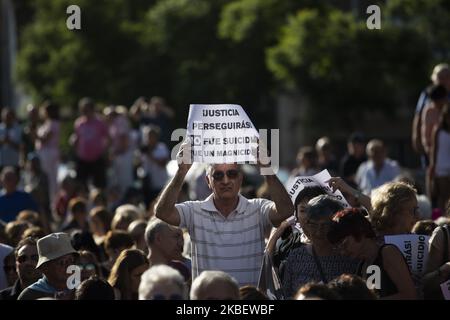 Demonstranten nehmen an den gedenkfeiern zum fünften Jahrestag des Todes von Sonderanwalt Alberto NismanÂ´s am 18. Januar 2020 in Buenos Aires, Argentinien, auf der Plaza Vaticano Teil. (Foto von MatÃ­as Baglietto/NurPhoto) Stockfoto