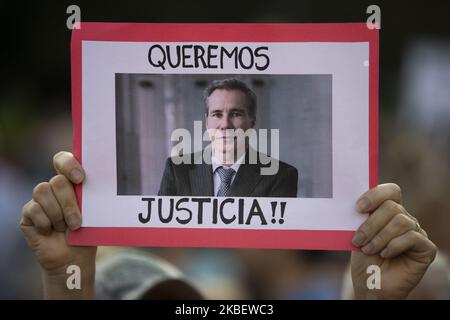 Demonstranten nehmen an den gedenkfeiern zum fünften Jahrestag des Todes von Sonderanwalt Alberto NismanÂ´s am 18. Januar 2020 in Buenos Aires, Argentinien, auf der Plaza Vaticano Teil. (Foto von MatÃ­as Baglietto/NurPhoto) Stockfoto