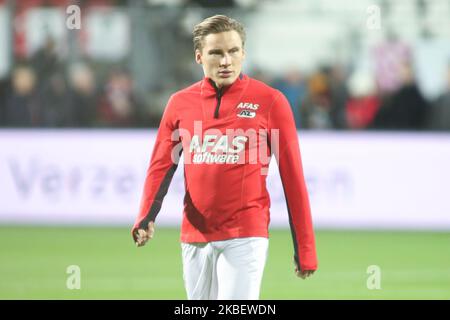 Teun Koopmeiners (AZ Alkmaar) sieht sich während der Eredivisie 2019/20 zwischen AZ Alkmaar und Willem II im AFAS Stadion an. (Foto von Federico Guerra Moran/NurPhoto) Stockfoto