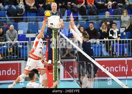 Der italienische Spieler Cavuto Oreste vom Team Consar Ravenna spielt während der 15.. Runde der SuperLega Credem Banca Serie A von Allianz Powervolley Milano und Consar Ravenna (Foto: Andrea Diodato/NurPhoto) Stockfoto