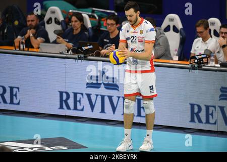 Der italienische Spieler Cavuto Oreste vom Team Consar Ravenna spielt während der 15.. Runde der SuperLega Credem Banca Serie A von Allianz Powervolley Milano und Consar Ravenna (Foto: Andrea Diodato/NurPhoto) Stockfoto