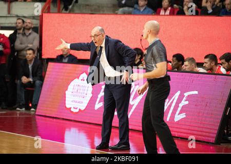 Trainer Attilio CAJA von Openjobmetis in Aktion während der Italien Lega Korb der Serie A , Openjobmetis Varese - Pallacanestro Triest 19. Januar 2020 in Varese Palasport Enerxenia Arena (Foto von Fabio Averna/NurPhoto) Stockfoto