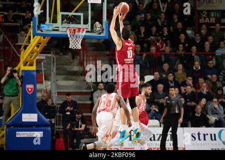 10 Riccardo Cervi Pallacanestro Trieste im Einsatz während des Italien Lega Basket der Serie A , Openjobmetis Varese - Pallacanestro Trieste 19. Januar 2020 in Varese Palasport Enerxenia Arena (Foto: Fabio Averna/NurPhoto) Stockfoto