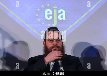 Rabbi Shlomo Koves, Vorsitzender der Aktions- und Schutzliga, beim Eröffnungstag der "Delegation nach Auschwitz" , einer zweitägigen Veranstaltung und Konferenz in Krakau und Auschwitz. Am Eröffnungstag sprachen Mitglieder der EJA und eingeladene EU-Parlamentarier die Notwendigkeit der Holocaust-Aufklärung in Europa als oberste Priorität an. Am 20. Januar 2020 in Krakau, Polen. (Foto von Artur Widak/NurPhoto) Stockfoto