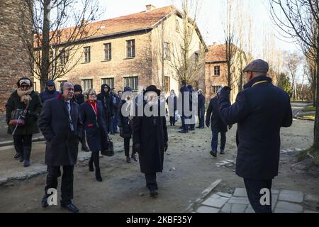 Oberrabbiner Binyomin Jacobs besucht Delegation der Europäischen Jüdischen Vereinigung (EJA) am 21. Januar 2020 im Konzentrationslager Auschwitz in Oswiecim, Polen. Parlamentarier und Bildungsminister aus ganz Europa haben sich anlässlich der Veranstaltung „EJA-Delegation in Auschwitz 2020“ zum bevorstehenden 75.. Jahrestag der Befreiung des ehemaligen Konzentrationslagers Nazi-Deutschland versammelt. (Foto von Beata Zawrzel/NurPhoto) Stockfoto