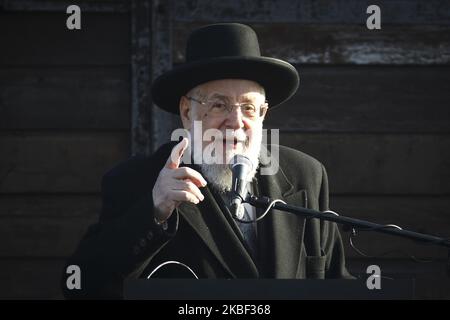 Oberrabbiner Israel Meir Lau spricht während eines Delegationsbesuchs der Europäischen Jüdischen Vereinigung (EJA) im Konzentrationslager Auschwitz-Birkenau II am 21. Januar 2020 in Oswiecim, Polen. Parlamentarier und Bildungsminister aus ganz Europa haben sich anlässlich der Veranstaltung „EJA-Delegation in Auschwitz 2020“ zum bevorstehenden 75.. Jahrestag der Befreiung des ehemaligen Konzentrationslagers Nazi-Deutschland versammelt. (Foto von Beata Zawrzel/NurPhoto) Stockfoto