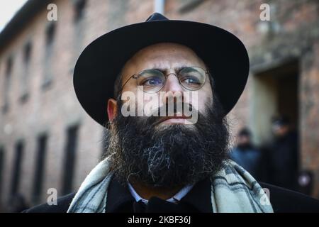 Rabbi Menachem Margolin besucht Delegation der Europäischen Jüdischen Vereinigung (EJA) am 21. Januar 2020 im Konzentrationslager Auschwitz in Oswiecim, Polen. Parlamentarier und Bildungsminister aus ganz Europa haben sich anlässlich der Veranstaltung „EJA-Delegation in Auschwitz 2020“ zum bevorstehenden 75.. Jahrestag der Befreiung des ehemaligen Konzentrationslagers Nazi-Deutschland versammelt. (Foto von Beata Zawrzel/NurPhoto) Stockfoto