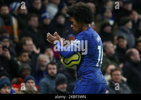 Willian von Chelsea klatscht während des Premier League-Spiels zwischen Chelsea und Arsenal in Stamford Bridge, London, am Dienstag, dem 21.. Januar 2020. (Foto von Jacques Feeney/MI News/NurPhoto) Stockfoto