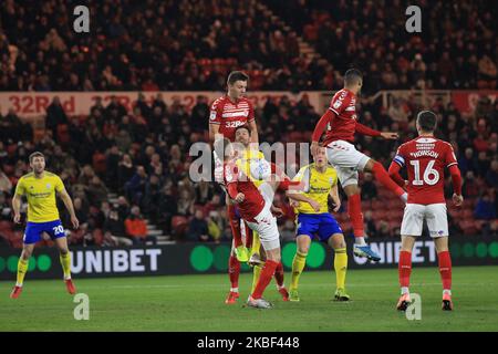 Dael Fry und George Saville bestreitet einen Header mit Lukas Jutkiewicz aus Birmingham City während des Sky Bet Championship-Spiels zwischen Middlesbrough und Birmingham City im Riverside Stadium, Middlesbrough am Dienstag, den 21.. Januar 2020. (Foto von Mark Fletcher/MI News/NurPhoto) Stockfoto