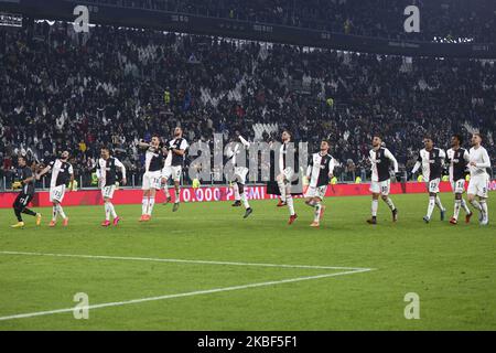 Juventus-Spieler feiern den Sieg nach dem Viertelfinale des italienischen Pokals zwischen dem FC Juventus und AS Roma am 22. Januar 2020 im Allianz Stadium in Turin, Italien. Juventus gewann 3-1 gegen Roma. (Foto von Massimiliano Ferraro/NurPhoto) Stockfoto