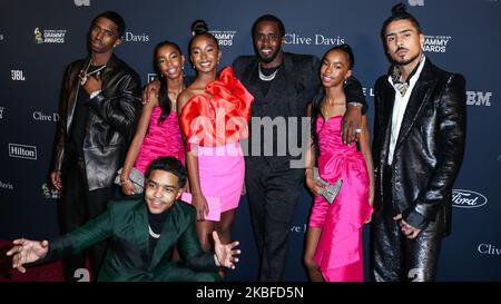 BEVERLY HILLS, LOS ANGELES, KALIFORNIEN, USA - JANUAR 25: Christian Casey Combs, Jessie James Combs, Justin Dior Combs, Chance Combs, Sean Diddy Combs, D'lila Star Combs und Quincy Taylor Brown kommen zur Recording Academy und Clive Davis' Pre-GRAMMY Gala 2020, die am 25. Januar 2020 im Beverly Hilton Hotel in Beverly Hills, Los Angeles, Kalifornien, USA, stattfand. (Foto von Xavier Collin/Image Press Agency/NurPhoto) Stockfoto