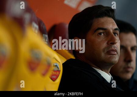 Paulo Fonseca Cheftrainer von AS Roma während des italienischen Serie A 2019/2020-Spiels zwischen AS Roma und SS Lazio im Stadio Olimpico am 26. Januar 2020 in Rom, Italien. (Foto von Danilo Di Giovanni/NurPhoto) Stockfoto