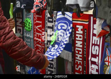 Fußballschals zum Verkauf in Central London. Am Donnerstag, den 23. Januar 2019, in London, Großbritannien. (Foto von Artur Widak/NurPhoto) Stockfoto