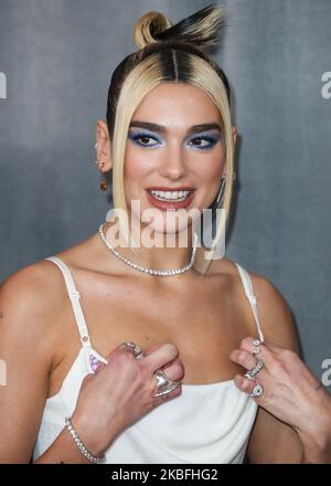 LOS ANGELES, KALIFORNIEN, USA - 26. JANUAR: Die Sängerin Dua Lipa mit Vivienne Westwood kommt bei den jährlichen GRAMMY Awards 62. an, die am 26. Januar 2020 im Staples Center in Los Angeles, Kalifornien, USA, verliehen wurden. (Foto von Xavier Collin/Image Press Agency/NurPhoto) Stockfoto