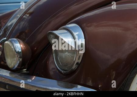 Runde Scheinwerfer alten Auto aus der Nähe Fotos Stockfoto
