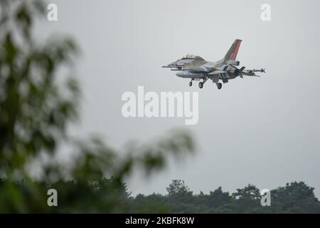 Royal Norwegian Air Force, General Dynamics F-16BM Fighting Falcon Block 15D mit Registrierung 691, Serienfarbe 6L-10 in spezieller Farbgebung, zur Feier des 75.-jährigen Jubiläums der Royal Norwegian Air Forces. Der militärische Kampfjet f-16 aus Norwegen flog beim letzten Anflug und landete auf dem Militärflugplatz kleine Brogel EBLL in Belgien vor der Internationalen Sanicole Airshow auf dem Sanicole Airfield Vliegveld in Hechtel - Eksel / Leopoldsburg / Beverlo Airfield EBLE auf einem ehemaligen belgischen Militärflugplatz 13. September 2019 (Foto von Nicolas Economou/NurPhoto) Stockfoto