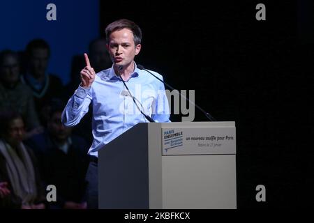 Pierre-Yves Bournazel, Abgeordneter der Union der Unabhängigen Demokraten (UDI), spricht am 27. Januar 2020 im Bobino-Theater anlässlich des Treffens von Benjamin Griveaux in Paris. Benjamin Griveaux ist der offizielle Kandidat der Republik Marken (LREM) für die Bürgermeisterwahl in Paris 2020, aber der Mathematiker Cédric Villani, der ein Abgeordneter der LREM ist, führt eine unabhängige rivalisierende Kampagne. Der französische Präsident Emmanuel Macron hat Villani am Sonntag wegen der ersten Runde der lokalen und regionalen Wahlen im März aufgefordert, ihn zu überreden, sich mit Griveaux, aber dem verstümmlpten Vilran zu verbun Stockfoto