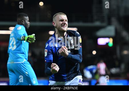 Joe Worrall aus Nottingham Forest feiert den Sieg nach dem Sky Bet Championship-Spiel zwischen Brentford und Nottingham Forest am 28. Januar 2020 im Griffin Park in Brentford, England. (Foto von MI News/NurPhoto) Stockfoto