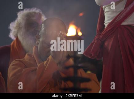 Uttar pradesh, Ministerpräsident Yogi Adityanath, nimmt am 29. Januar 2020 in Allahbad an einer Prozession während der Ganga Yatra, am Ufer von Sangam, Teil. (Foto von Ritesh Shukla/NurPhoto) Stockfoto