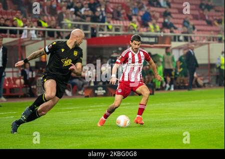 Athen, Lombardei, Griechenland. 3.. November 2022. THANASIS ANDROUTSOS des FC Olympiacos während des UEFA Europa League-Gruppenspiel zwischen Olympiacos FC und FC Nantes im Karaiskakis-Stadion am 3. November 2022 in Athen, Griechenland. (Bild: © Stefanos Kyriazis/ZUMA Press Wire) Stockfoto