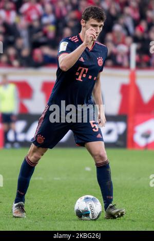 Benjamin Pavard vom FC Bayern München während des 1. Bundesliga-Spiel zwischen 1. Der FSV Mainz 05 und der FC Bayern München in der Opel Arena am 01. Februar 2020 in Mainz. (Foto von Peter Niedung/NurPhoto) Stockfoto