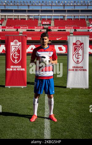 Der portugiesische Mittelfeldspieler Gil Dias von Granada CF posiert während seiner offiziellen Präsentation im Nuevo Los Carmenes Stadium am 3. Februar 2020 in Granada, Spanien. (Foto von Fermin Rodriguez/NurPhoto) Stockfoto