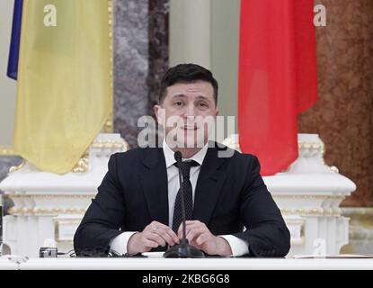 Der ukrainische Präsident Wolodymyr Zelensky nimmt an einer Pressekonferenz mit dem türkischen Präsidenten Recep Tayyip Erdogan (nicht zu sehen) Teil, nachdem er am 03. Februar 2020 in Kiew, Ukraine, zusammentreffen wurde. (Foto von STR/NurPhoto) Stockfoto