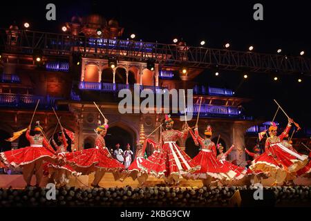 Ein Künstler tritt während einer Zeremonie auf, um UNESCO-Kulturerbe Zertifikat nach Jaipur Stadt, in Albert Hall in Jaipur, Rajasthan, Indien Mittwoch, 5. Februar 2020 zu präsentieren. (Foto von Vishal Bhatnagar/NurPhoto) Stockfoto