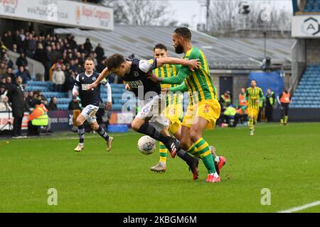 Jayson Molumby, Kyle Bartley während des Sky Bet Championship-Spiels zwischen Millwall und West Bromwich Albion am 09. Februar 2020 in London, England. (Foto von MI News/NurPhoto) Stockfoto