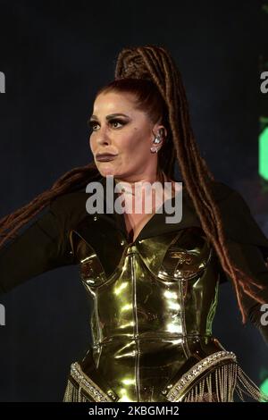 Alejandra Guzman, 52, tritt während ihrer La Guzman Tour in der Mexico City Arena am 8. Februar 2020 in Mexico City, Mexiko auf der Bühne auf (Foto von Eyepix/NurPhoto) Stockfoto