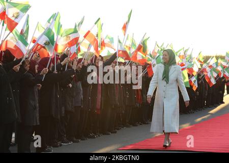 Maryam Rajavi, Ashraf-3, Albanien 09/02/2020- Maryam Rajavi, der designierte Präsident des Nationalen Widerstandsrates des Iran (NCRI), nimmt am Sonntag, dem 9. Februar 2020, an der Zeremonie der Mitglieder der People Mojahedin Organization of Iran (PMOI/MEK) in Ashraf-3 in Albanien Teil. Anlässlich des Jahrestages der anti-monarchischen Revolution von 1979 im Iran. (Foto von Siavosh Hosseini/NurPhoto) Stockfoto