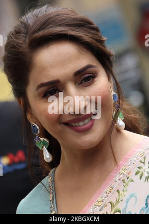 Die indische Schauspielerin Madhuri Dixit Nene kommt am 13. Februar 2020 zur Vorstellung des kommenden Bollywood-Films ‘Guns of Banaras’ in Mumbai, Indien. (Foto von Himanshu Bhatt/NurPhoto) Stockfoto