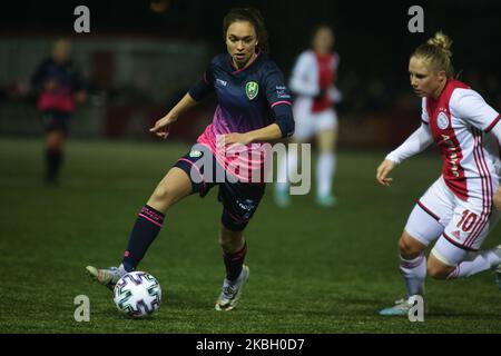 Shanique Dessing (ADO Den Haag) kontrolliert den Ball während der 2019/20 Women's Eredivisie-Regieeinspielung zwischen Ajax Amsterdam und ADO Den Haag am 14. Februar 2020 im De Toekomst Stadium in Duivendrecht, Niederlande. (Foto von Federico Guerra Moran/NurPhoto) Stockfoto