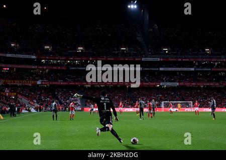 Der Torhüter des SC Braga, Matheus Magalhaes, ist am 15. Februar 2020 beim Fußballspiel der Portugiesischen Liga zwischen SL Benfica und dem SC Braga im Luz-Stadion in Lissabon, Portugal, in Aktion. (Foto von Pedro FiÃºza/NurPhoto) Stockfoto