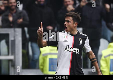 Juventus-Stürmer Paulo Dybala (10) feiert sein Tor, das er beim Fußballspiel der Serie A am 16. Februar 2020 im Allianz-Stadion in Turin, Piemont, Italien, auf den 1-0. Platz VERBUCHEN konnte. (Foto von Matteo Bottanelli/NurPhoto) Stockfoto