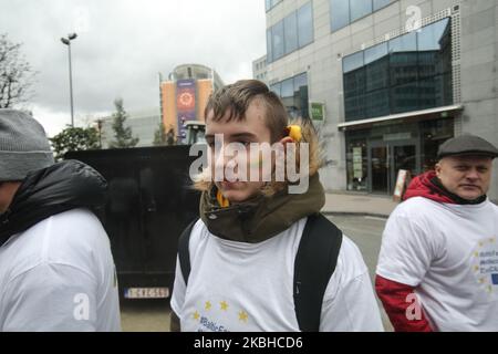 Traktoren und Bauern aus Litauen und den baltischen Ländern mit baltischen Bauern, nicht Second Class und nicht CAP Fairness auf ihren T-Shirts gedruckt, wie bei einer Demonstration - Protestaktion des European Milk Board, der Föderation der europäischen Milchbauern, Vor dem Gebäude der Europäischen Institutionen in Brüssel, Belgien außerhalb des Europäischen Rates auf dem während eines Sondergipfels des Europäischen Rates zur Erörterung des nächsten langfristigen Haushaltsplans der Europäischen Union (EU). 20. Februar 2020 (Foto von Nicolas Economou/NurPhoto) Stockfoto