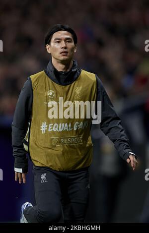 Takumi Minamino aus Liverpool während des UEFA Champions League-Spiels 16, das Atletico Madrid und den FC Liverpool am 18. Februar 2020 in Wanda Metropolitano in Madrid, Spanien, zum ersten Mal abgab. (Foto von Jose Breton/Pics Action/NurPhoto) Stockfoto