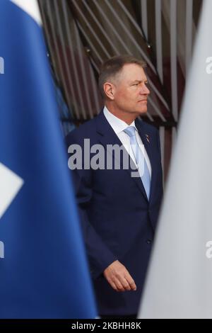 Klaus Werner Iohannis, Präsident Rumäniens, trifft am Forum Europa ein und hat am zweiten Tag eines Sondergipfels des Europäischen Rates, DES EURO-Gipfels, eine Presse- und Medienbesprechung über die künftige Gestaltung des nächsten langfristigen Finanzrahmens der Europäischen Union. Brüssel, Belgien, 21. Februar 2020 (Foto von Nicolas Economou/NurPhoto) Stockfoto