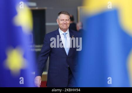 Klaus Werner Iohannis, Präsident Rumäniens, trifft am Forum Europa ein und hat am zweiten Tag eines Sondergipfels des Europäischen Rates, DES EURO-Gipfels, eine Presse- und Medienbesprechung über die künftige Gestaltung des nächsten langfristigen Finanzrahmens der Europäischen Union. Brüssel, Belgien, 21. Februar 2020 (Foto von Nicolas Economou/NurPhoto) Stockfoto