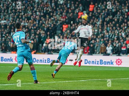 !B10! Am 22. Februar 2020 in Besiktas gegen Trabzonspor im Vodafone Park, Istanbul, Türkei, den Ball anführen. (Foto von Ulrik Pedersen/NurPhoto) Stockfoto