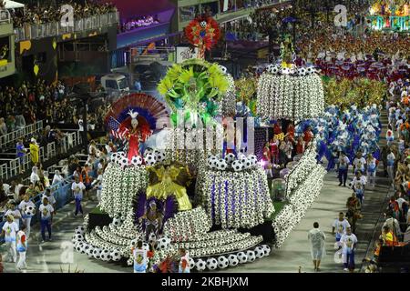 Parade der Samba-Schulen Gruppe A - Marta-Spieler im Wagen der Samba-Schule Inocentes de Belford Roxo bei der Präsentation der Access Group A des Karnevals von Rio de Janeiro auf der Avenida Marques de Sapucai, Rio de Janeiros Sambodromo, Brasilien, am 22. Februar 2020. (Foto von Gilson Borba/NurPhoto) Stockfoto