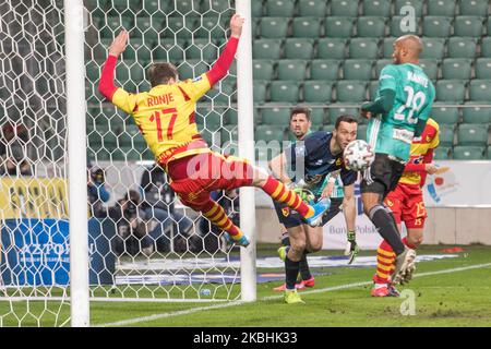 Ivan Runje (Jagiellonia),Dejan Iliev (Jagiellonia),Jose Kante (Legia) während des Spiels der Polnischen Liga zwischen Legia Warsaw und Jagiellonia Bialystok am 22. Februar 2020 in Warschau, Polen. (Foto von Foto Olimpik/NurPhoto) Stockfoto